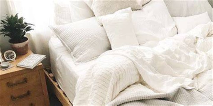 Are linen sheets itchy?