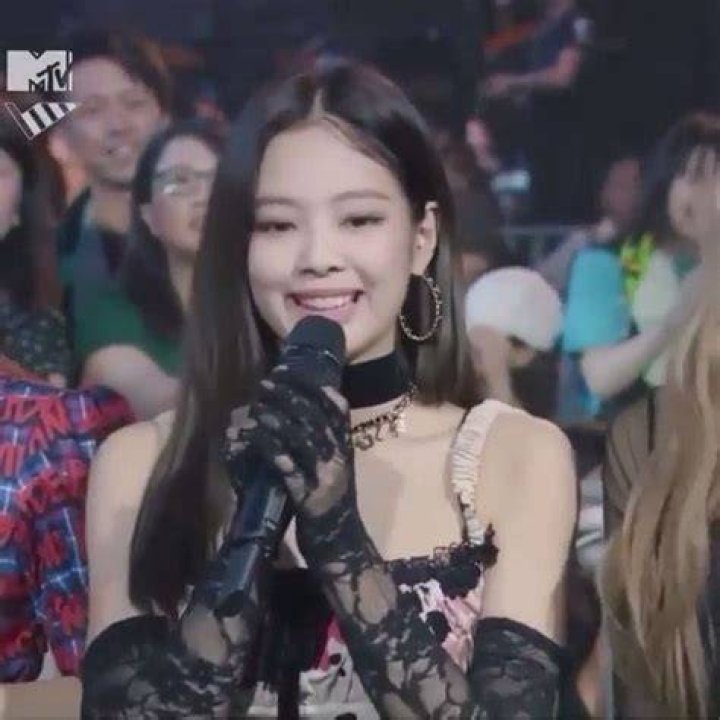 Can Jennie speak Japanese?