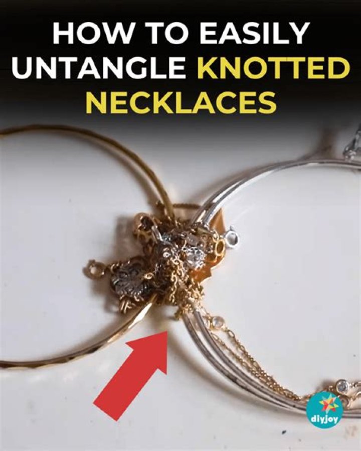 Is there an easy way to untangle necklaces?