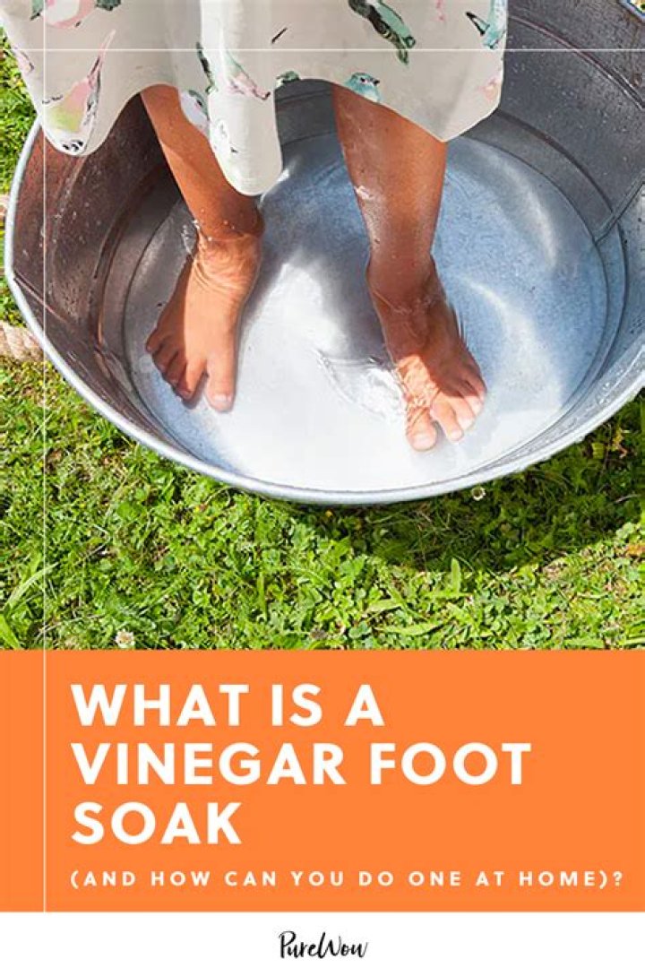 What does soaking feet in vinegar do?